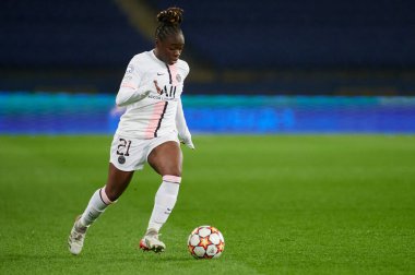 KHARKIV, UKRAINE 8 ARALIK 2021 Sandy Baltimore. UEFA Kadınlar Ligi 'nin futbol maçı Zhilstroi-1 PSG' ye karşı.. 