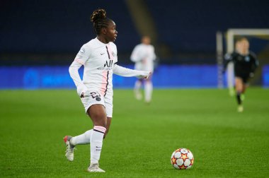 KHARKIV, UKRAINE 8 ARALIK 2021 Sandy Baltimore. UEFA Kadınlar Ligi 'nin futbol maçı Zhilstroi-1 PSG' ye karşı.. 