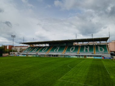 KYIV, UKRAINE - 8 Mayıs 2021: Metalist-Obolon maçından önce Obolon Stadyumu