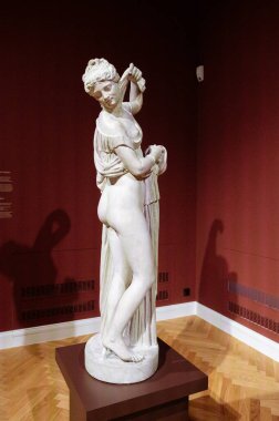 Dresden, Almanya - 19 Haziran 2021 Zwinger saray müzesinin içinde. Ustalar galerisi. Heykeller tüm dünyada bilinir..