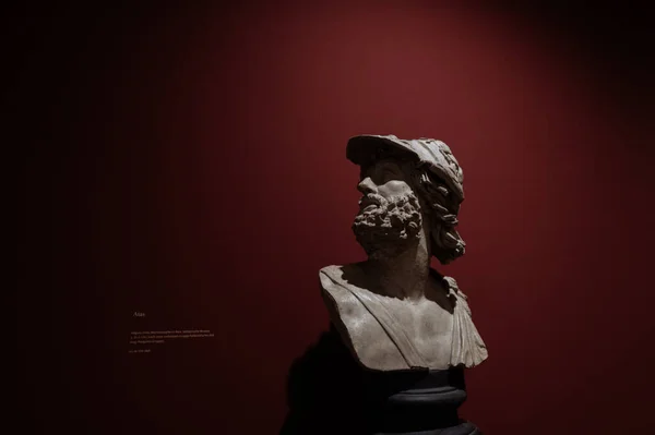 ドレスデン ドイツ 2021年6月19日 ツヴィンガー宮殿博物館の中 巨匠のギャラリー 彫刻は世界中で知られています — ストック写真