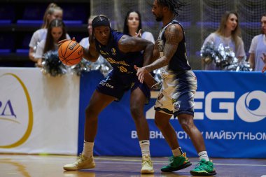 KHARKIV, UKRAINE - 16 HAZİRAN 2022 Ukrayna Kupası BC Sokoly - BC Budivelnik