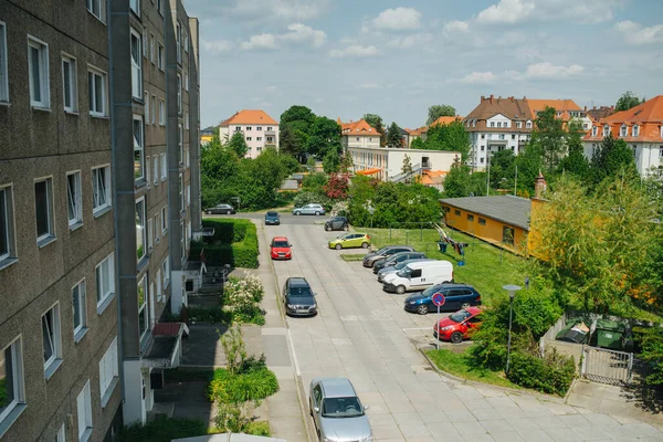 德累斯顿 2017年5月16日 观看德累斯顿的街道 停在街上的汽车 — 图库照片