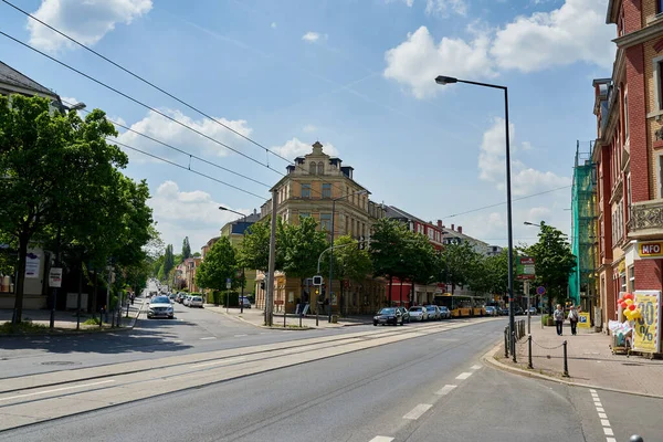 德累斯顿 2017年5月16日 观看德累斯顿的街道 停在街上的汽车 — 图库照片