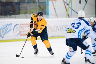 KHARKIV, UKRAINE - 2 Şubat 2022: Ukrayna Hokey Ligi HC Kharkiv Berserks - Sokil