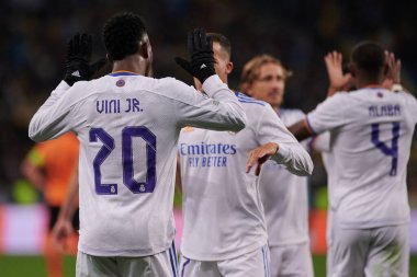 KYIV, UKRAINE - 19 Ekim 2021: Vinicius Junior, Luka Modric, Lucas Vazquez, David Alaba FC Shakhtar Donetsk - FC Real Madrid arasındaki UEFA Şampiyonlar Ligi karşılaşmasında gol kutlaması yaptılar.