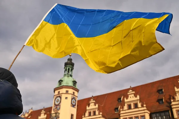 Германия Лейпзиг Марта 2022 Года Флаг Украины Маркте Прошла Демонстрация — стоковое фото