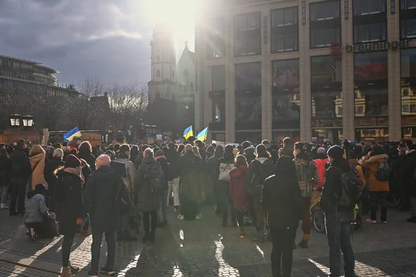 莱比锡 2022年3月5日 支持乌克兰反对俄罗斯最近进攻的示威在马尔克特举行 — 图库照片