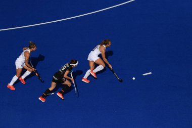 ALMANLIK, MOENCHENGLADBACH - 26 Mart 2022: kazandıktan sonra Alman. FIH Hokey Pro League, Deutschland - ABD