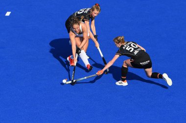 ALMANLIK, MOENCHENGLADBACH - 26 Mart 2022: kazandıktan sonra Alman. FIH Hokey Pro League, Deutschland - ABD