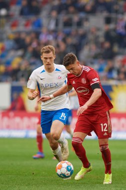 DUESSELDORF, ALMANY - 8 Nisan 2022: Futbol maçı Bundesliga 2 Fortuna - Hansa