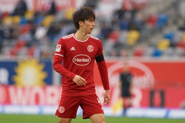 DUESSELDORF, ALMANY - 8 Nisan 2022: Ao Tanaka. Futbol maçı Bundesliga 2 Fortuna - Hansa