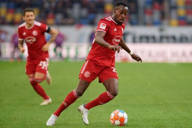 DUESSELDORF, ALMANY - 8 NİSAN 2022: Futbol maçı Bundesliga 2 Fortuna - Hansa