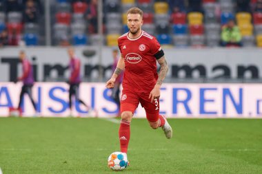 DUESSELDORF, ALMANY - 8 Nisan 2022: Andre Hoffmann, Futbol maçı Bundesliga 2 Fortuna - Hansa