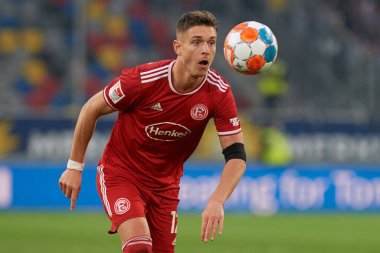 DÜKSELDORF, ALMANY - 8 Nisan 2022: Kristoffer Peterson. Futbol maçı Bundesliga 2 Fortuna - Hansa