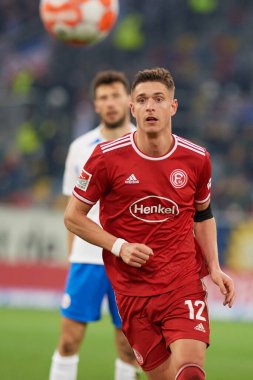 DÜKSELDORF, ALMANY - 8 Nisan 2022: Kristoffer Peterson. Futbol maçı Bundesliga 2 Fortuna - Hansa