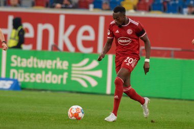 DUESSELDORF, ALMANY - 8 NİSAN 2022: Futbol maçı Bundesliga 2 Fortuna - Hansa