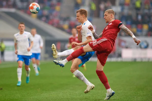 DÜZSELDORF, ALMANY - 8 Nisan 2022: Jordy de Wijs. Futbol maçı Bundesliga 2 Fortuna - Hansa