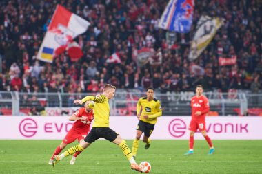 ALMANY, DORTMUND - 2 Nisan 2022: Marco Reus (kaptan). Bundesliga Borussia Dortmund maçı Iduna Park 'ta RB Leipzig' e karşı.