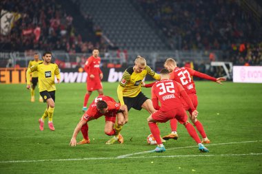 Almanya, DORTMUND - 2 Nisan 2022 Erling Haaland. Bundesliga Borussia Dortmund maçı Iduna Park 'ta RB Leipzig' e karşı.