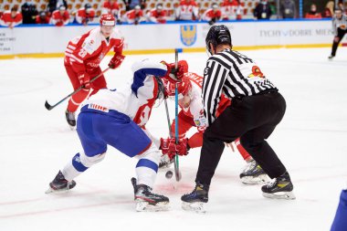TYCHY, POLAND - 29 Nisan 2022: IIHF 2022 Buz Hokeyi Dünya Şampiyonası Div 1B Sırbistan - Polonya