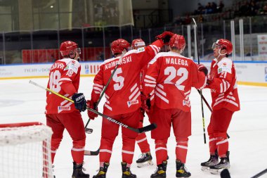 TYCHY, POLAND - 29 Nisan 2022: IIHF 2022 Buz Hokeyi Dünya Şampiyonası Div 1B Sırbistan - Polonya