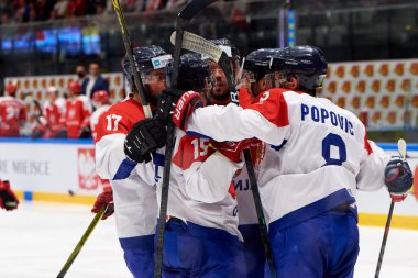 TYCHY, POLAND - 29 Nisan 2022: IIHF 2022 Buz Hokeyi Dünya Şampiyonası Div 1B Sırbistan - Polonya