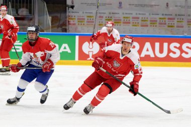 TYCHY, POLAND - 29 Nisan 2022: IIHF 2022 Buz Hokeyi Dünya Şampiyonası Div 1B Sırbistan - Polonya