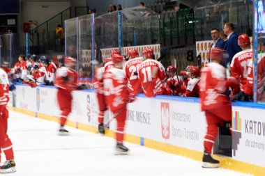TYCHY, POLAND - 29 Nisan 2022: IIHF 2022 Buz Hokeyi Dünya Şampiyonası Div 1B Sırbistan - Polonya
