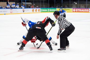 TYCHY, POLAND - 28 Nisan 2022: IIHF 2022 Buz Hokeyi Dünya Şampiyonası Div 1B Japonya - Estonya
