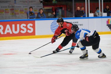 TYCHY, POLAND - 28 Nisan 2022: IIHF 2022 Buz Hokeyi Dünya Şampiyonası Div 1B Japonya - Estonya