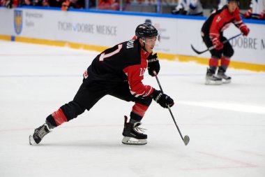 TYCHY, POLAND - 28 Nisan 2022: IIHF 2022 Buz Hokeyi Dünya Şampiyonası Div 1B Japonya - Estonya