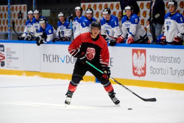TYCHY, POLAND - 28 Nisan 2022: IIHF 2022 Buz Hokeyi Dünya Şampiyonası Div 1B Japonya - Estonya
