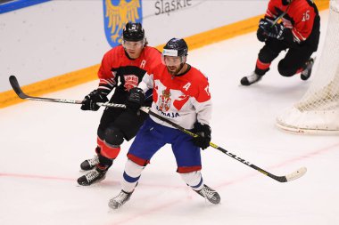 TYCHY, POLAND - 26 Nisan 2022: IIHF 2022 Buz Hokeyi Dünya Şampiyonası Div 1B Sırbistan Japonya 'ya karşı