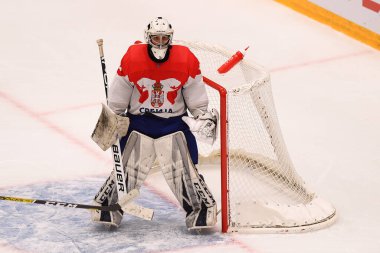 TYCHY, POLAND - 26 Nisan 2022: IIHF 2022 Buz Hokeyi Dünya Şampiyonası Div 1B Sırbistan Japonya 'ya karşı