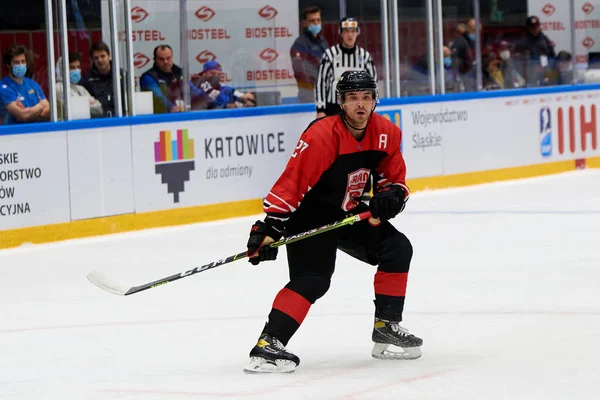 TYCHY, POLAND - 28 Nisan 2022: IIHF 2022 Buz Hokeyi Dünya Şampiyonası Div 1B Japonya - Estonya