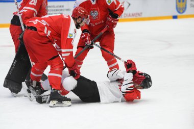 TYCHY, POLAND - 29 Nisan 2022: IIHF 2022 Buz Hokeyi Dünya Şampiyonası Div 1B Polonya - Japonya