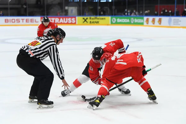 TYCHY, POLAND - 29 Nisan 2022: IIHF 2022 Buz Hokeyi Dünya Şampiyonası Div 1B Polonya - Japonya