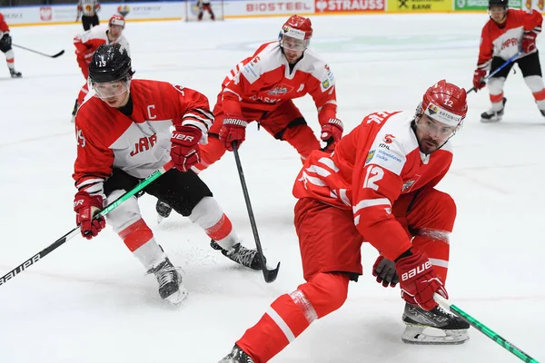 TYCHY, POLAND - 29 Nisan 2022: IIHF 2022 Buz Hokeyi Dünya Şampiyonası Div 1B Polonya - Japonya