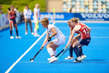 MONCHEGLADBACH, GERMANY - 5 Mayıs 2022: Almanya ve İngiltere arasında SparkassenPark 'ta oynanan FIH Pro League maçı