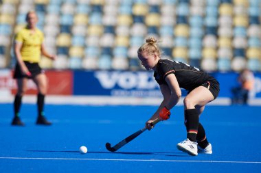 MONCHEGLADBACH, GERMANY - 4 Mayıs 2022: Almanya ve İngiltere arasında SparkassenPark 'ta oynanan FIH Pro League maçı