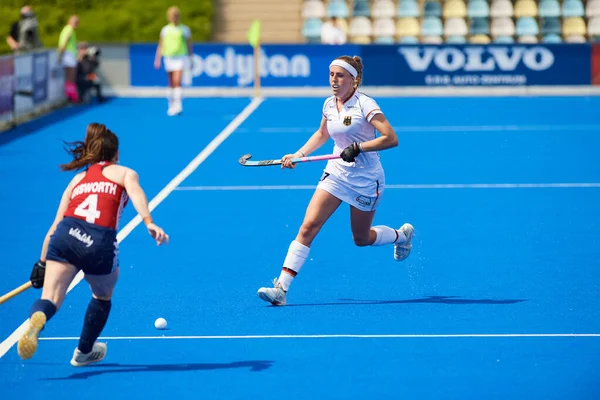 MONCHEGLADBACH, GERMANY - 5 Mayıs 2022: Almanya ve İngiltere arasında SparkassenPark 'ta oynanan FIH Pro League maçı
