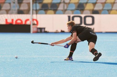 MONCHEGLADBACH, GERMANY - 4 Mayıs 2022: Almanya ve İngiltere arasında SparkassenPark 'ta oynanan FIH Pro League Men maçı