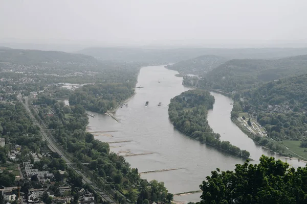 Herrlicher Blick Auf Das Rheintal Eine Schöne Landschaft Einem Schiffbaren — Stockfoto