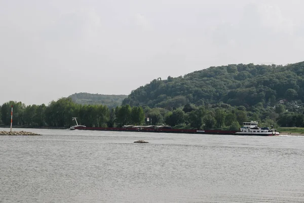 Herrlicher Blick Auf Das Rheintal Eine Schöne Landschaft Einem Schiffbaren — Stockfoto