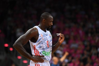 BONN, Almanya - 30 Mayıs 2022: Bundesliga Play-off 'ları. Basketbol maçı Telekom Baskets Bonn - FCB Bayern Munchen Baske