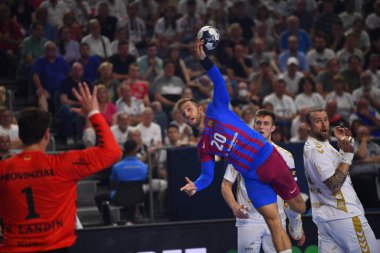 COLOGNE, ALMANY 18 HAZİRAN 2022: 20 Aleix Gomez. Yarı final THW Kiel - Barca EHF FİNAL4 Men