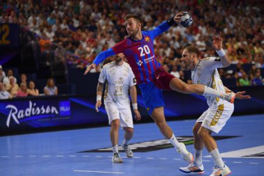 COLOGNE, ALMANY 18 HAZİRAN 2022: 20 Aleix Gomez. Yarı final THW Kiel - Barca EHF FİNAL4 Men