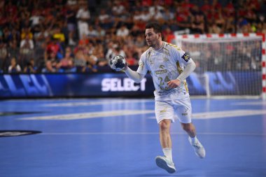 COLOGNE, Almanya - 18 Haziran 2022: 24 Miha Zarabec. Yarı final THW Kiel - Barca EHF FİNAL4 Men