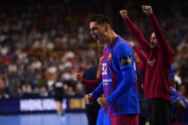 COLOGNE, ALMANY 18 HAZİRAN 2022: 32 Angel Fernandezz. Yarı final THW Kiel - Barca EHF FİNAL4 Men